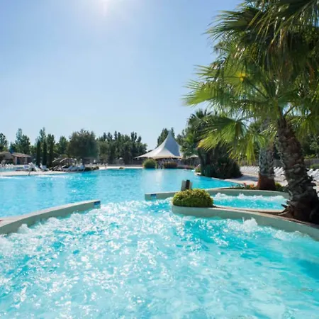 Mobile 6-8 Personnes La Carabasse A Campsite *